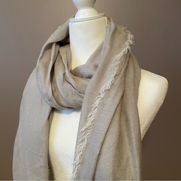 Saks Fifth Avenue Black Label Gray Modal and Cashmere Scarf - Picture 4 of 10